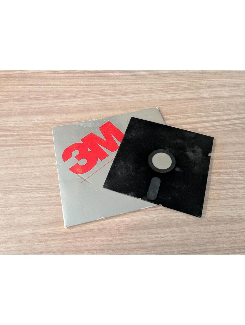 3M 5.25 Inch Floppy Disk with Original Sleeve